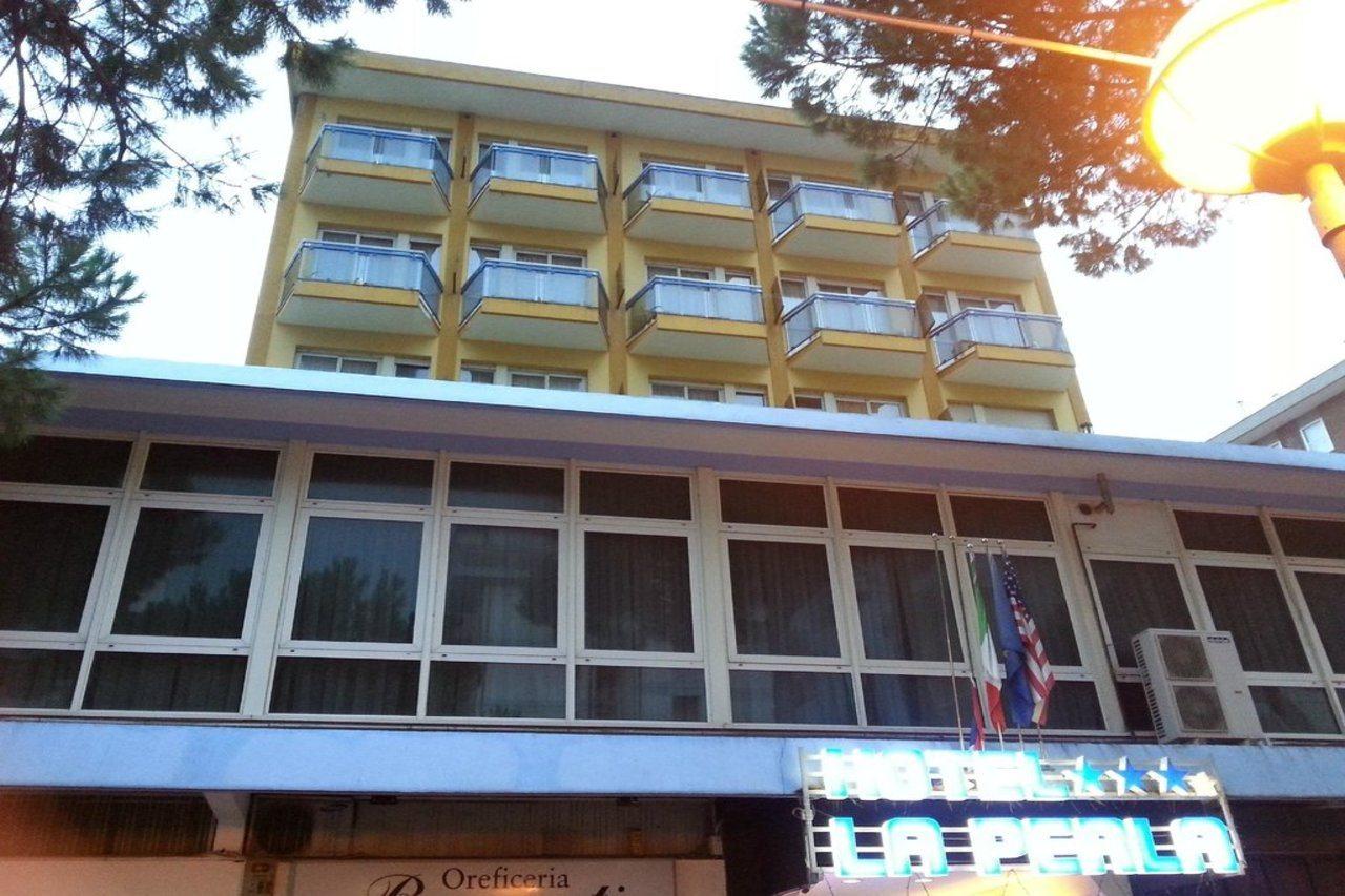 Hotel La Perla Rimini Buitenkant foto