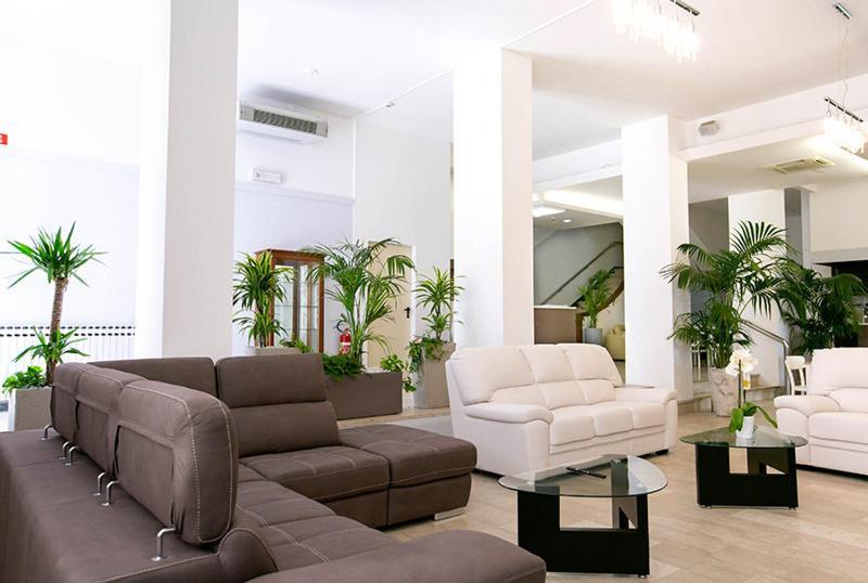 Hotel La Perla Rimini Buitenkant foto
