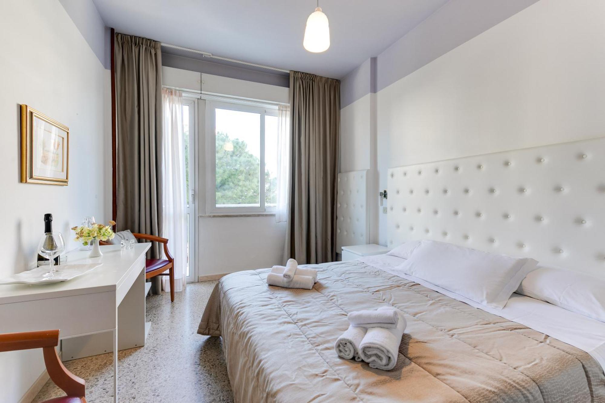 Hotel La Perla Rimini Buitenkant foto