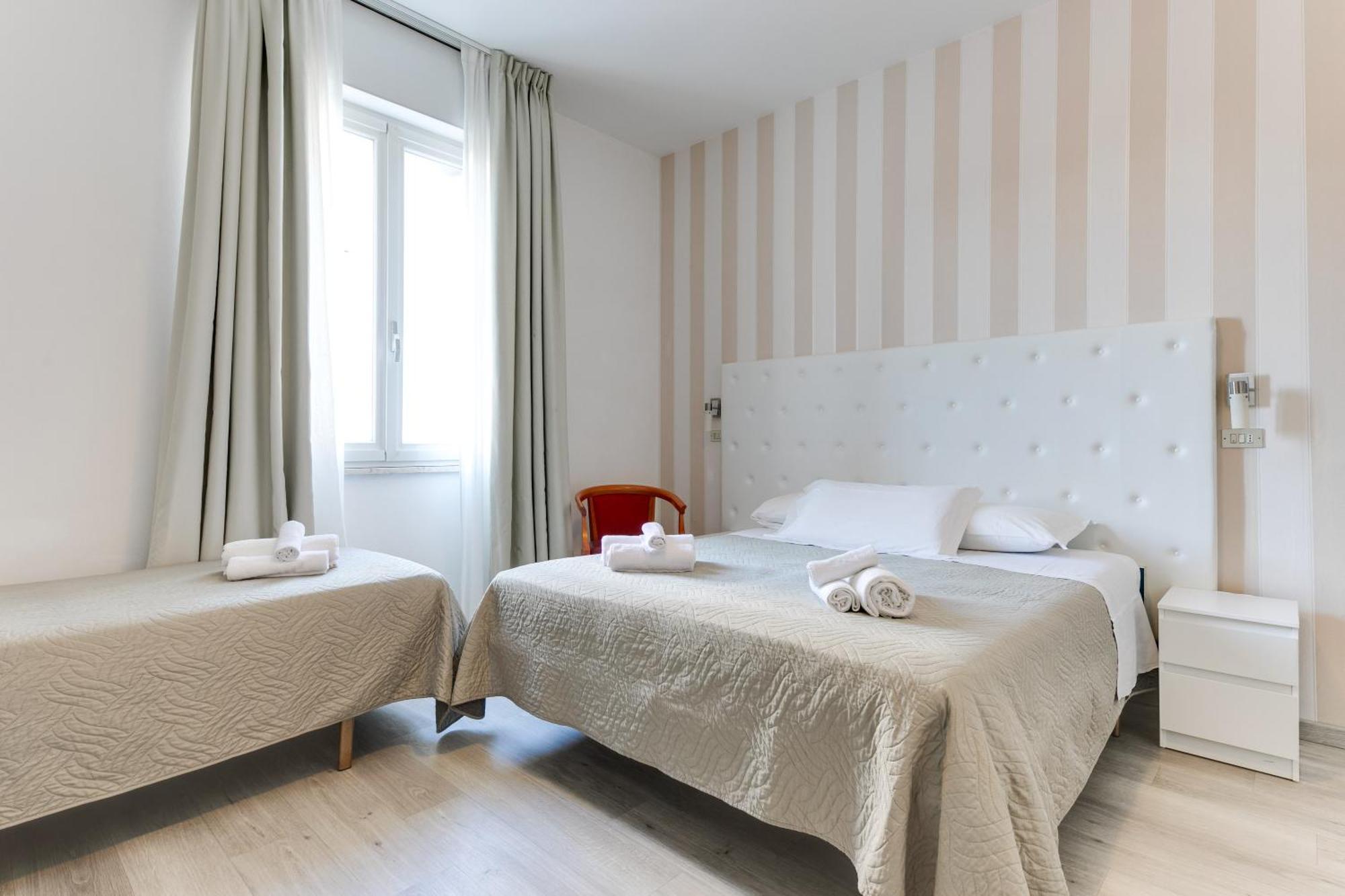 Hotel La Perla Rimini Buitenkant foto