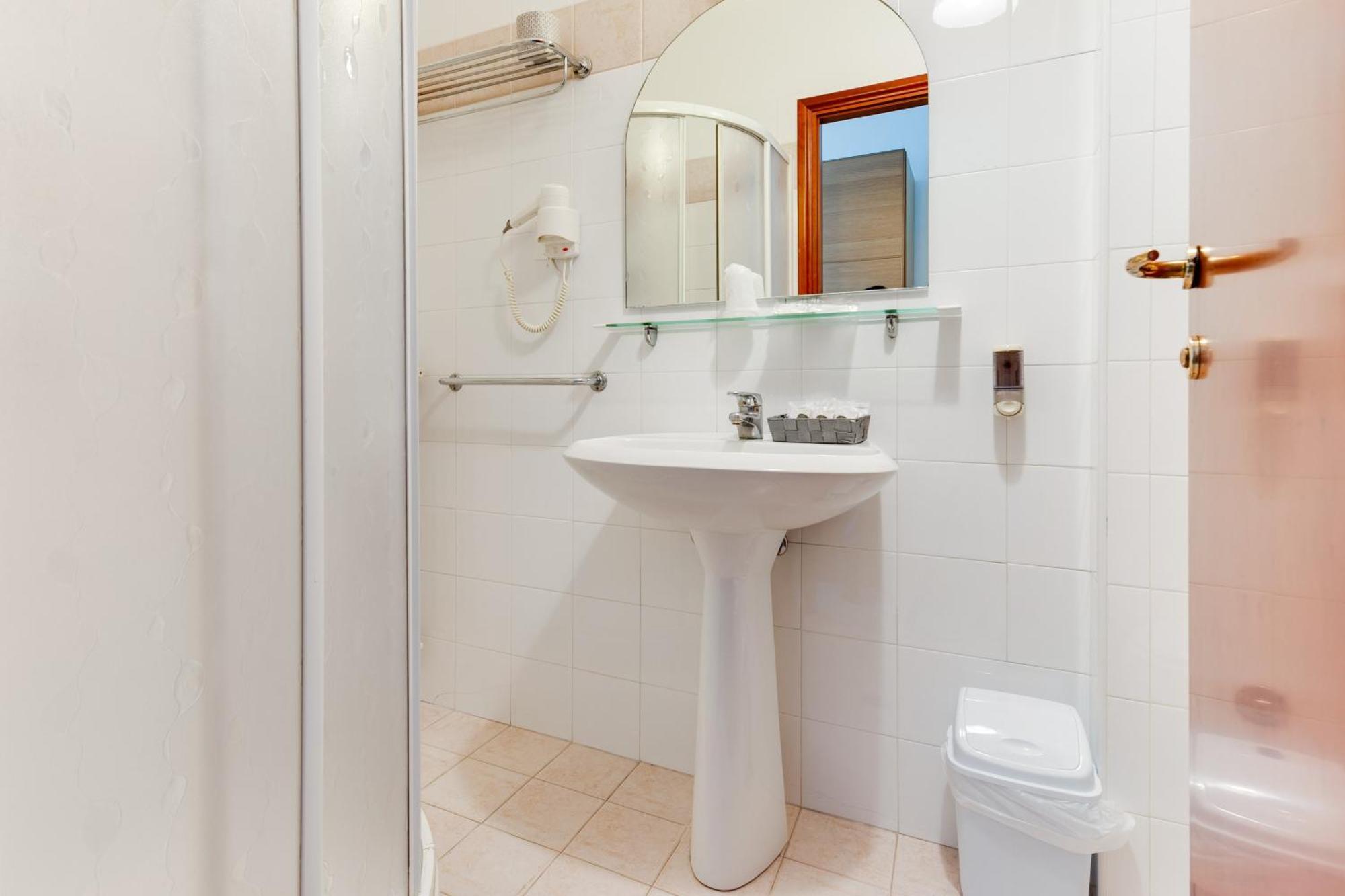 Hotel La Perla Rimini Buitenkant foto