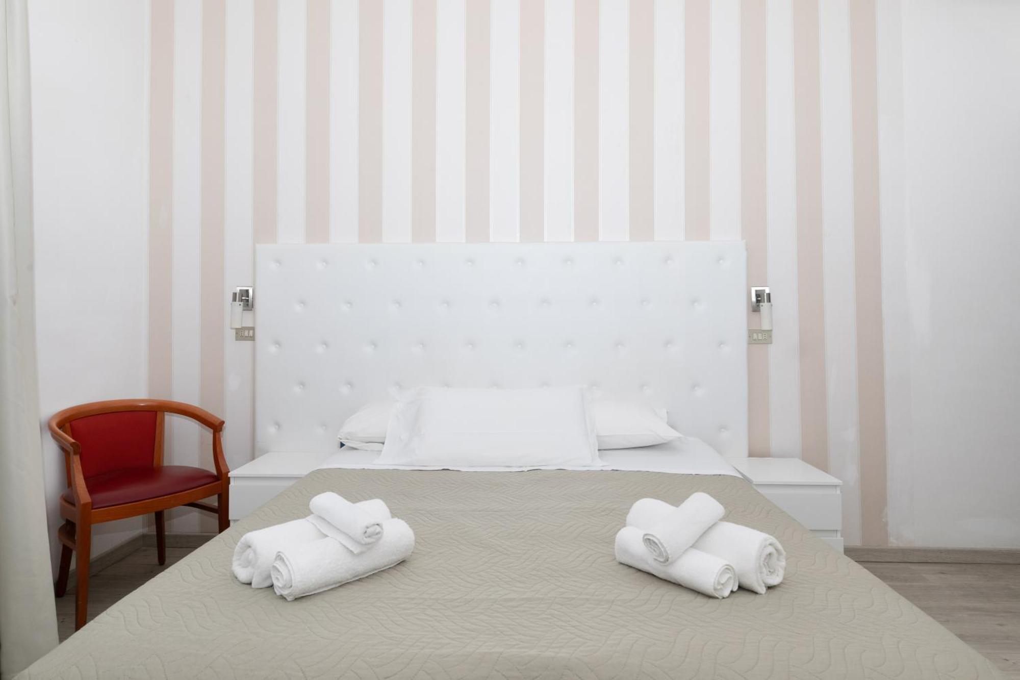 Hotel La Perla Rimini Buitenkant foto
