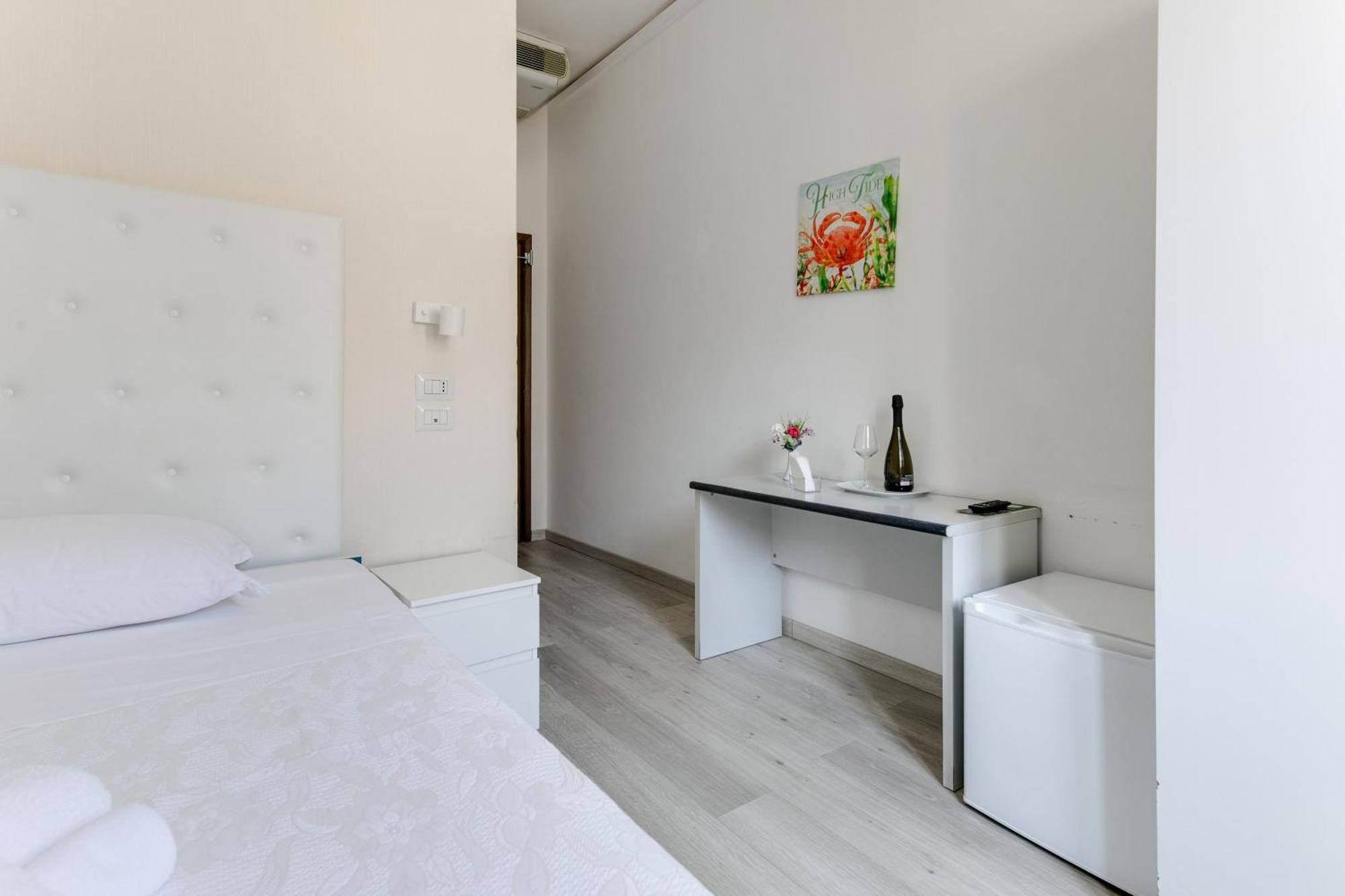 Hotel La Perla Rimini Buitenkant foto
