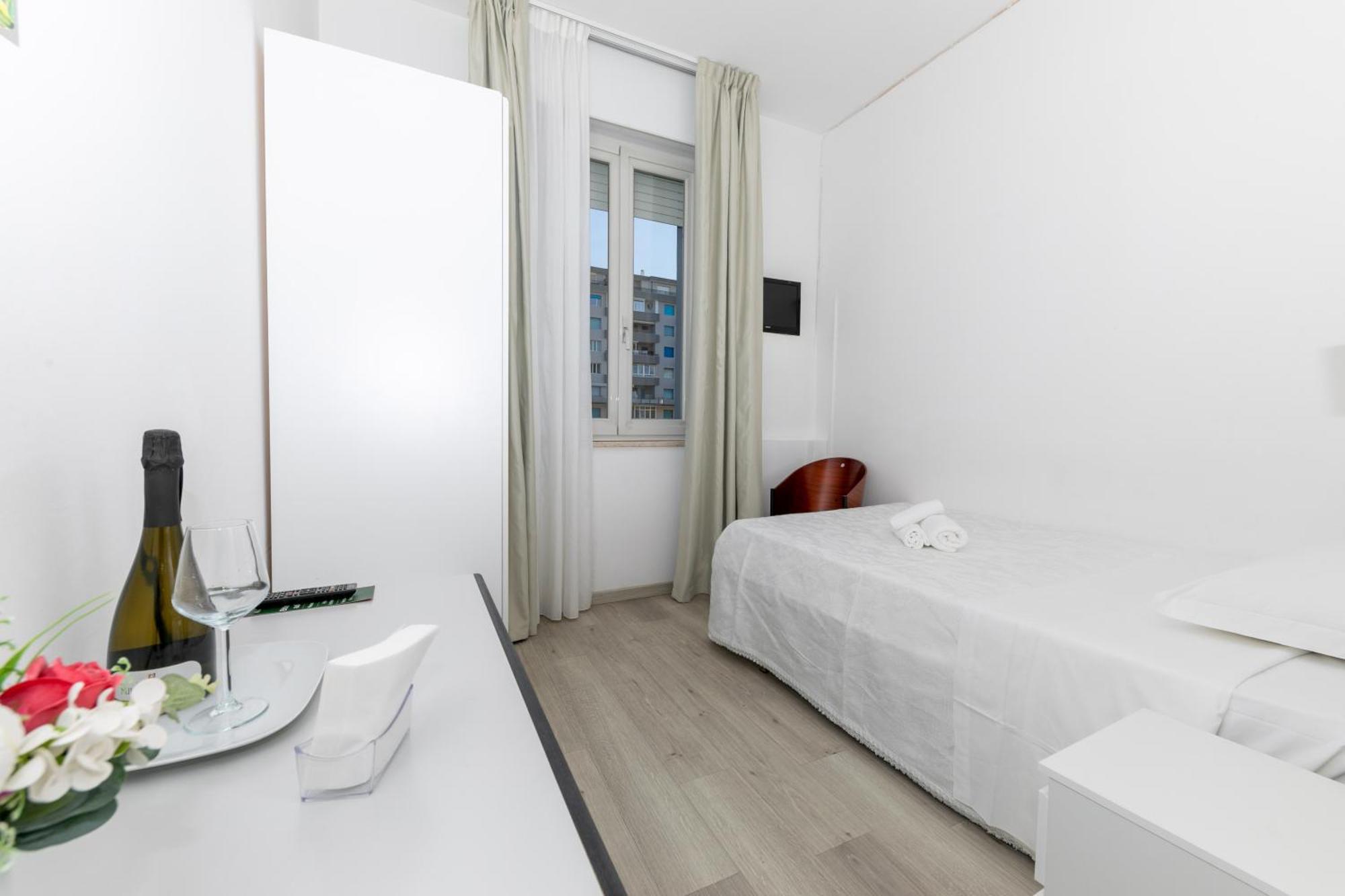 Hotel La Perla Rimini Buitenkant foto
